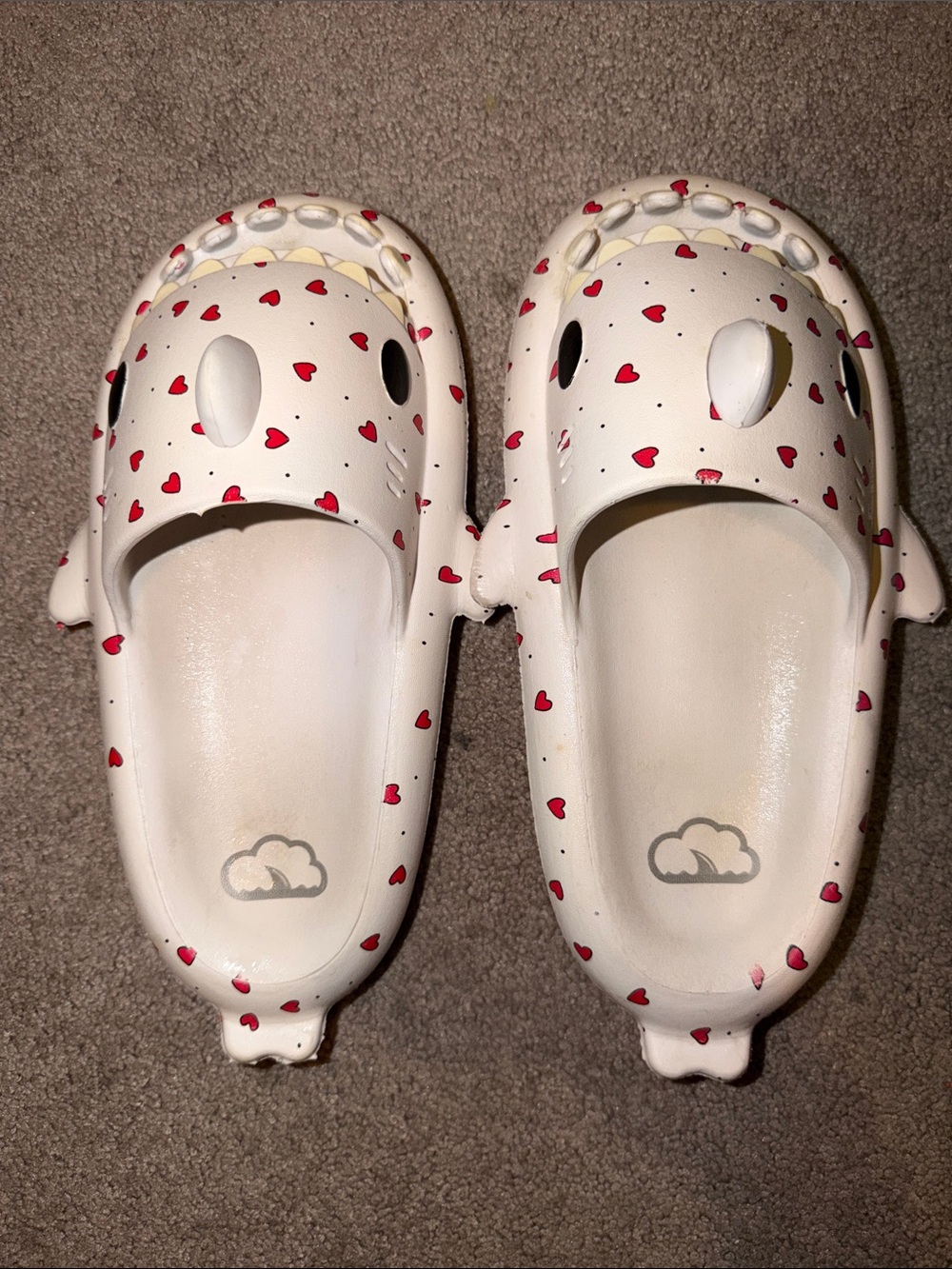 Cloud Shark White Slip-On Heart Print Sandals